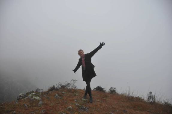 Na beira do canyon Monte Negro em dia de muita neblina na região de São José dos Ausentes - RS